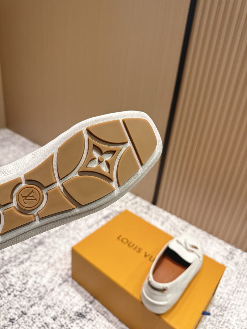 l0vis Vvtt0n loafers